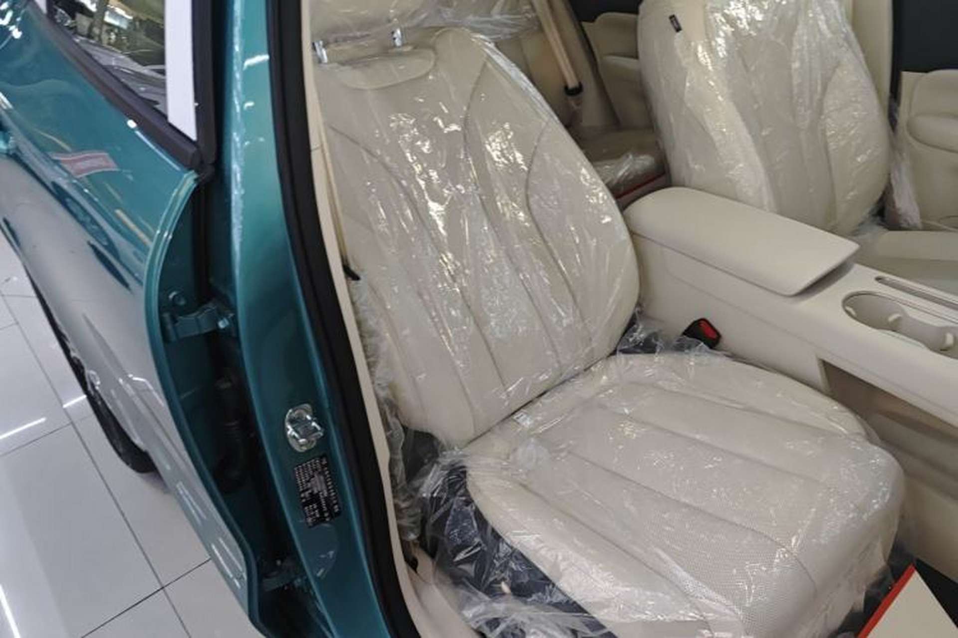 Used ORA 5 2026 Model, 580km Max Edition Right Front Seat