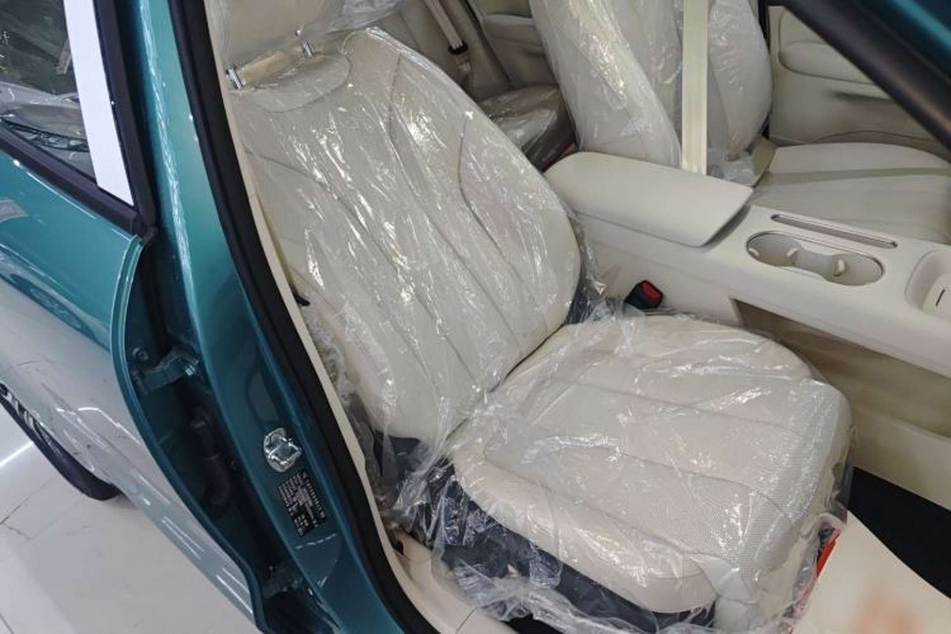 Used ORA 5 2026 Model, 580km Max Edition Right Front Seat