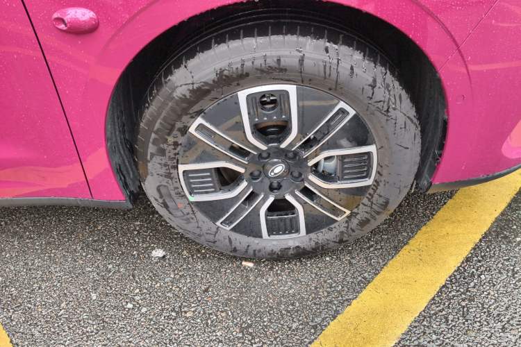 Used ORA 5 2026 Model, 580km LiDAR Edition Right Front Wheel Hub