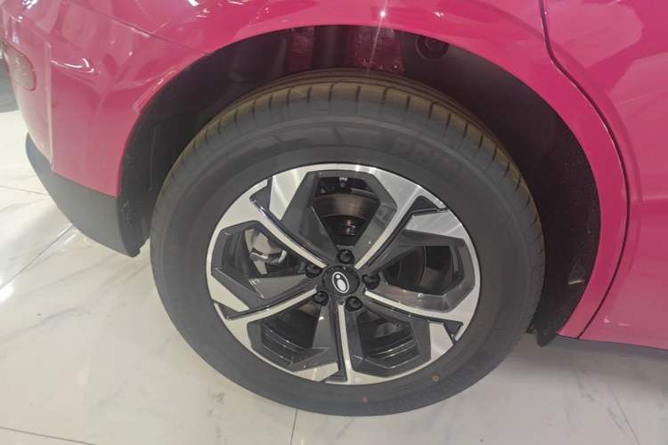 Used ORA 5 2026 Model, 480km Pro Edition Right Rear Wheel Hub