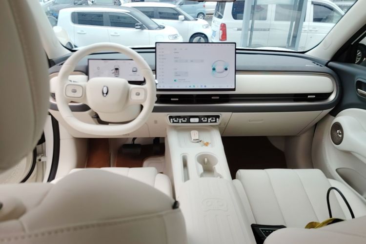 Used ORA 5 2026 Model, 580km Max Edition Center Console