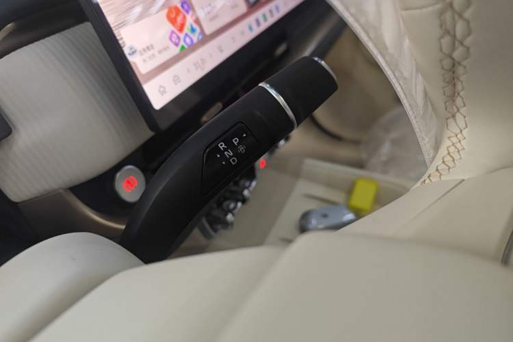 Used ORA 5 2026 Model, 580km Max Edition Gear Lever