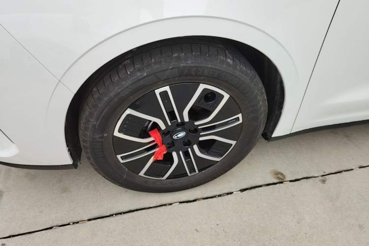 Used ORA 5 2026 Model, 580km Max Edition Left Front Wheel Hub