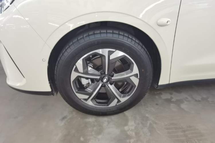 Used ORA 5 2026 Model, 580km LiDAR Edition Left Front Wheel Hub