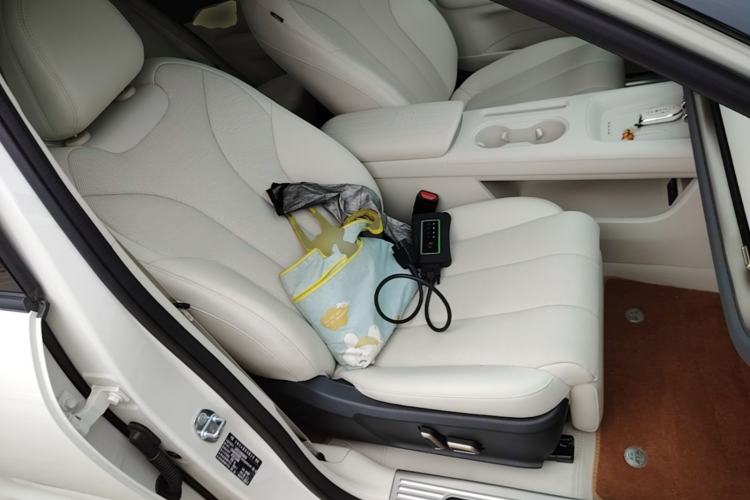 Used ORA 5 2026 Model, 580km Max Edition Right Front Seat