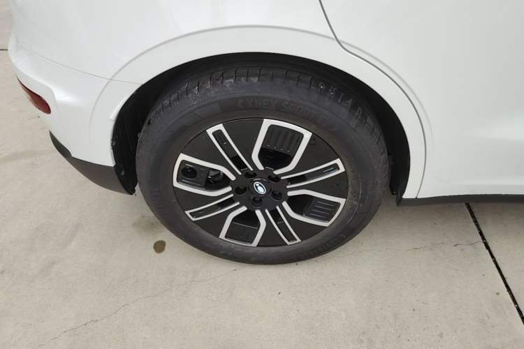 Used ORA 5 2026 Model, 580km Max Edition Right Rear Wheel Hub