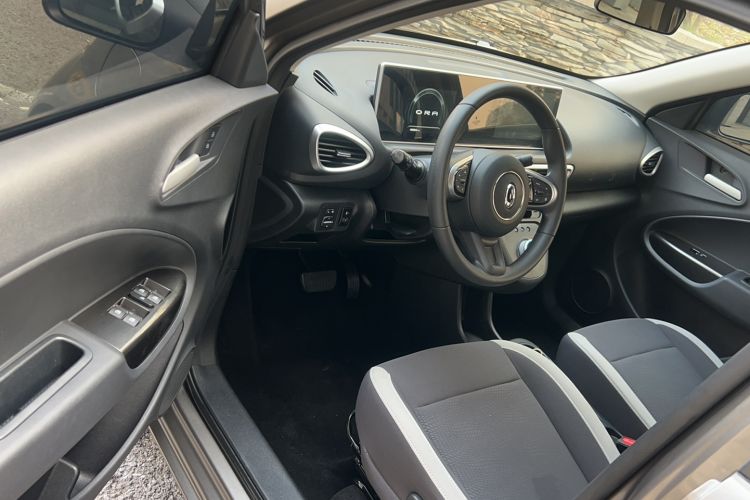 Used ORA White Cat 2020 305 km Luxury Version Interior 2