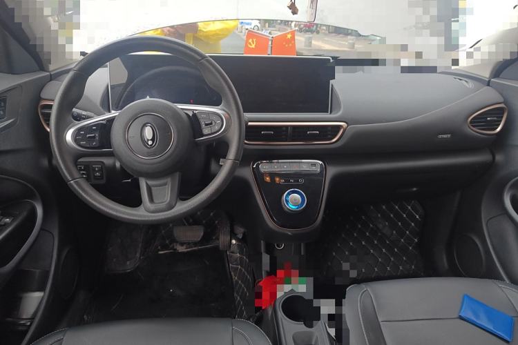 Used ORA White Cat 2022 Xiaoyue Mao Edition 360 km Luxury Model Lithium NMC Center Console