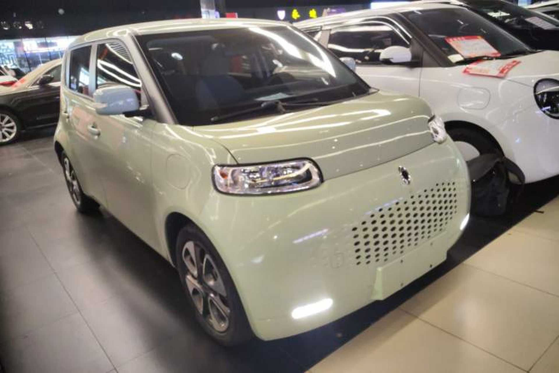 Used ORA White Cat 2020 305 km Luxury Version Front Right 45 Deg