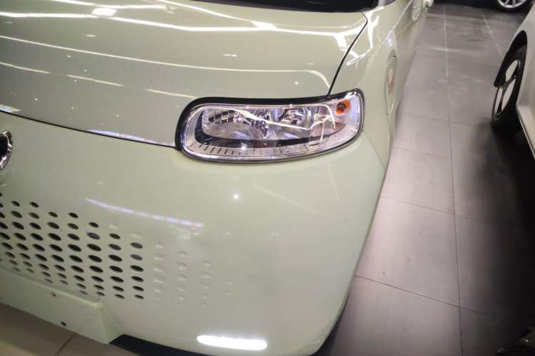 Used ORA White Cat 2020 305 km Luxury Version Left Front Headlight
