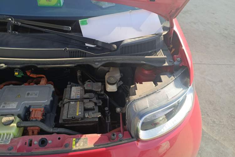 Used ORA White Cat 2020 305 km Luxury Version Engine Bay Left