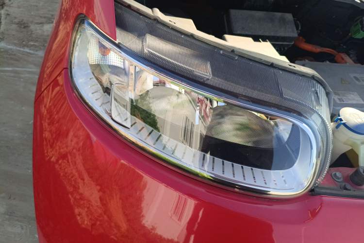 Used ORA White Cat 2020 305 km Luxury Version Right Front Headlight