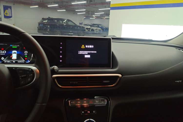 Used ORA White Cat 2022 Xiaoyue Mao Edition 401 km Flagship Model Lithium Ternary Audio And AC Panel