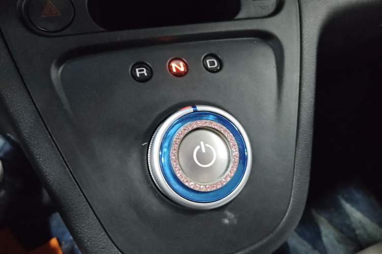 Used ORA White Cat 2020 360 km Luxury Version Gear Lever