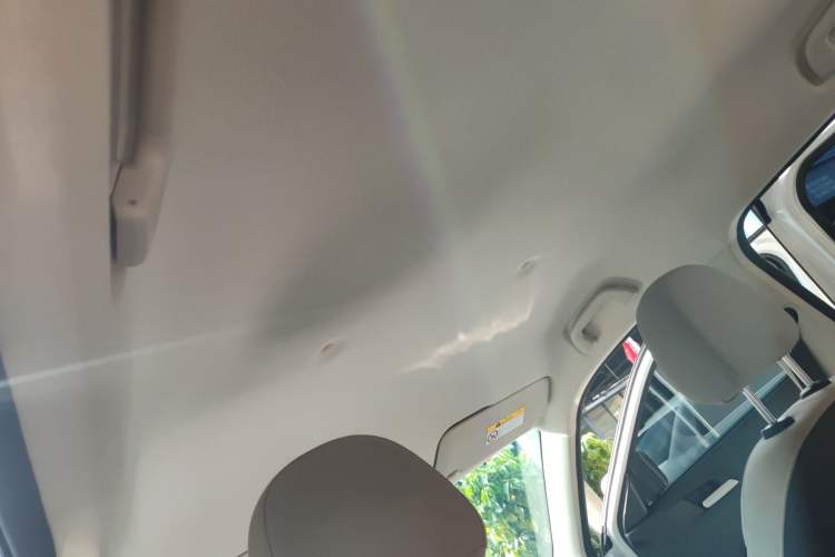 Used ORA White Cat 2020 305 km Luxury Version Interior 5