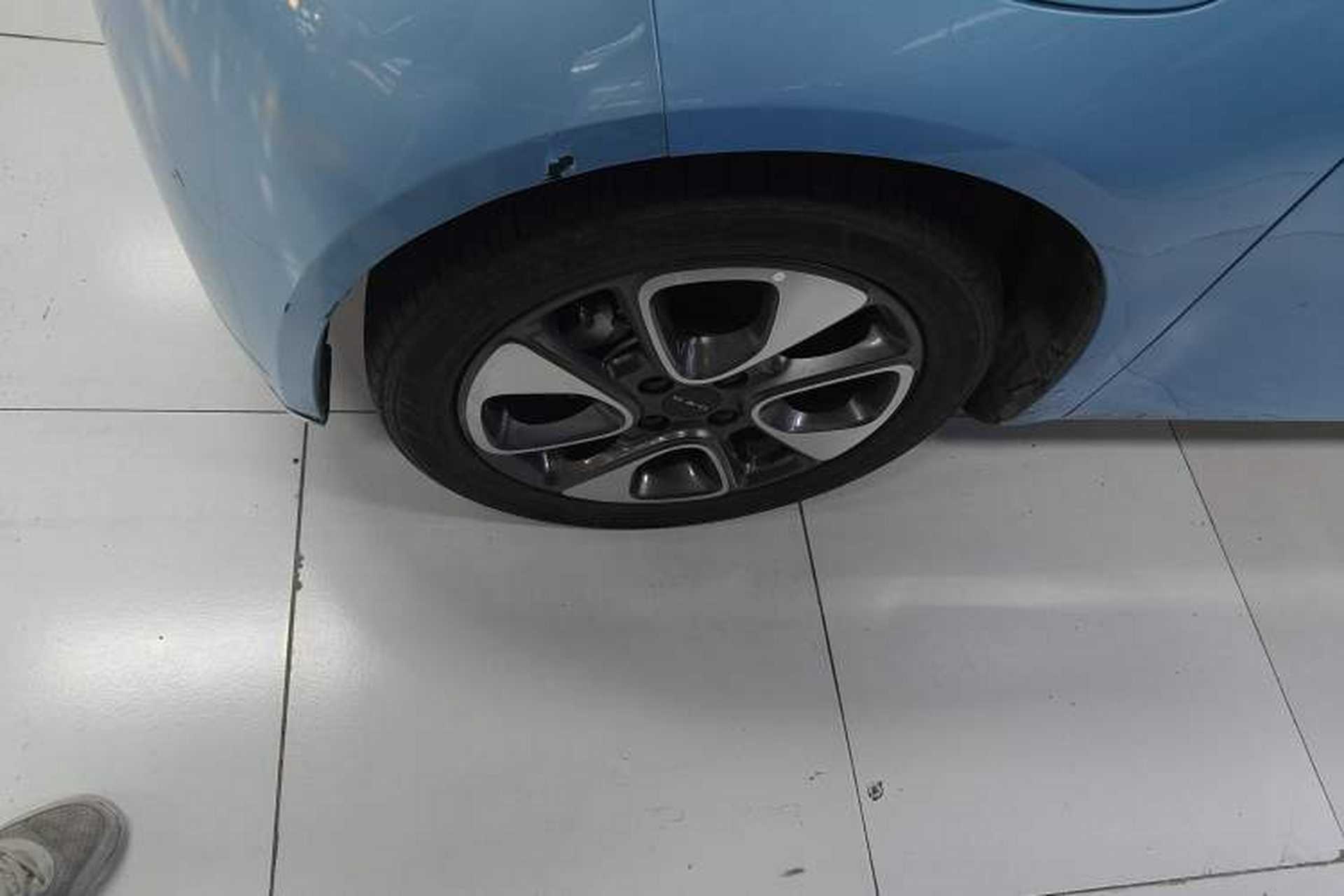 Used ORA White Cat 2020 305 km Luxury Version Left Front Wheel Hub