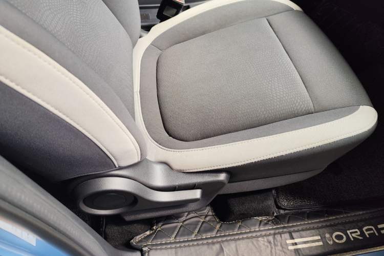 Used ORA White Cat 2020 305 km Luxury Version Right Front Seat