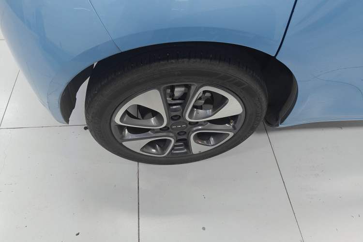 Used ORA White Cat 2020 305 km Luxury Version Right Rear Wheel Hub