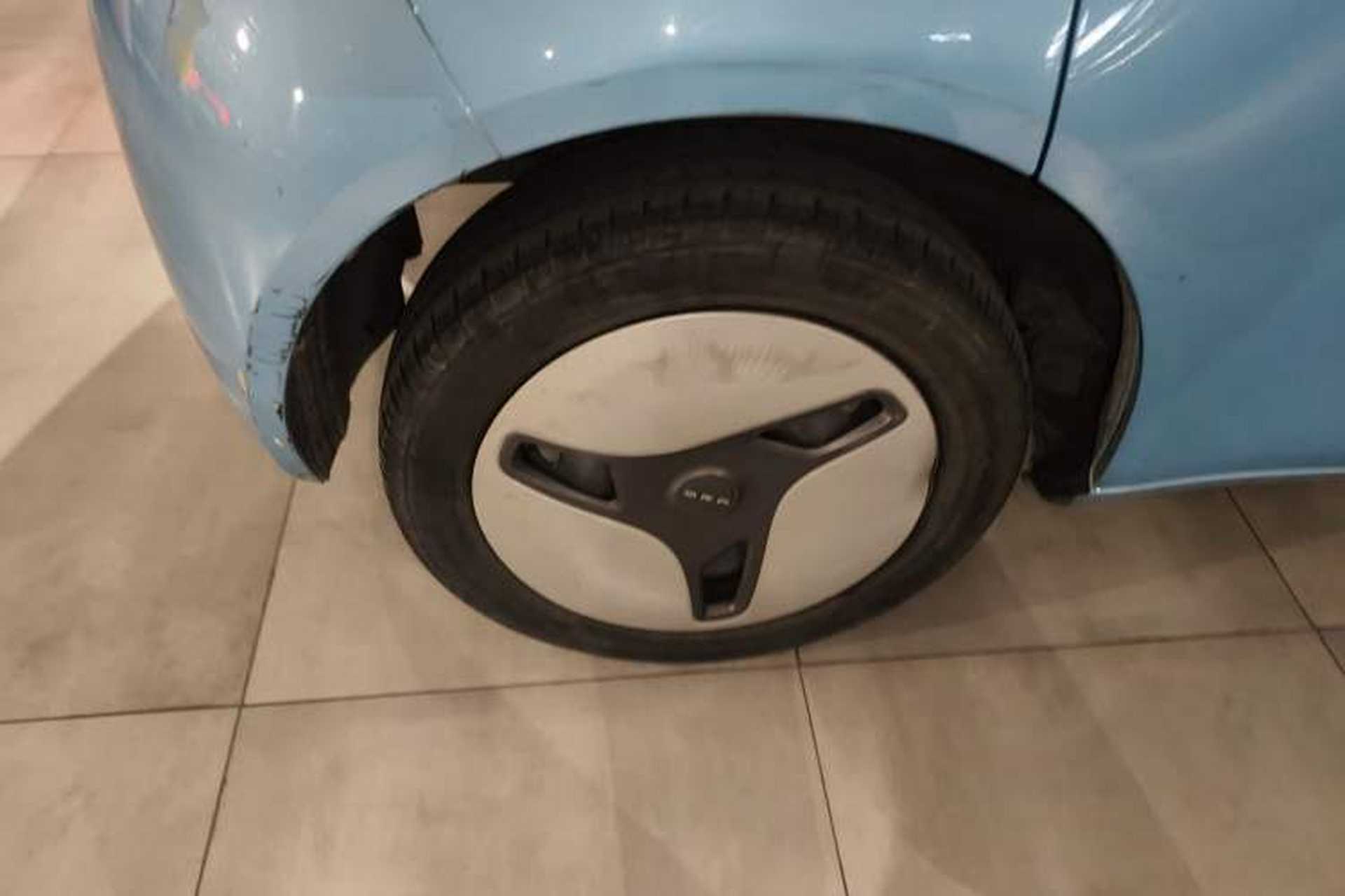 Used ORA White Cat 2020 360 km Luxury Version Right Rear Wheel Hub