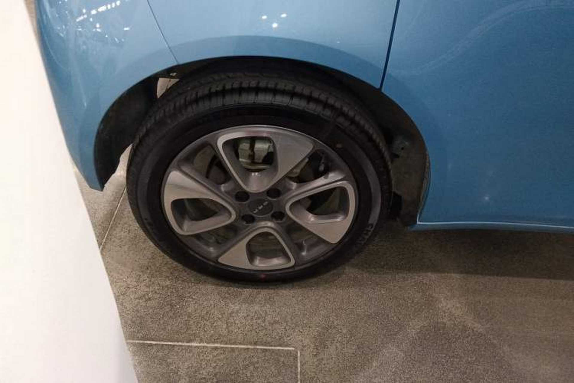 Used ORA White Cat 2020 305 km Luxury Version Right Rear Wheel Hub