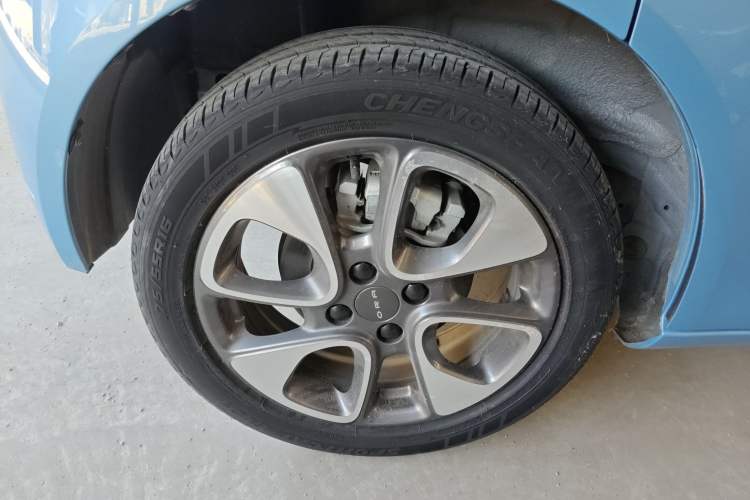 Used ORA White Cat 2020 305 km Luxury Version Right Rear Wheel Hub