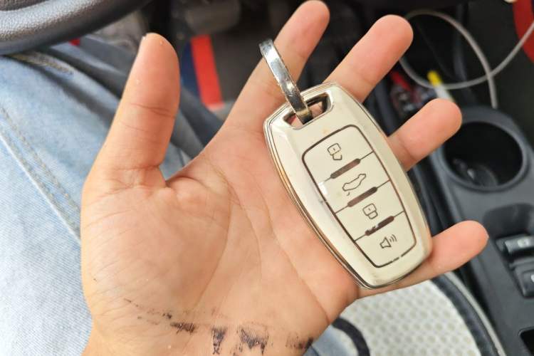 Used ORA White Cat 2020 360 km Luxury Version Vehicle Key