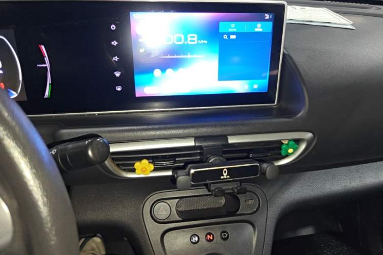 Used ORA White Cat 2020 360 km Luxury Version Audio And AC Panel