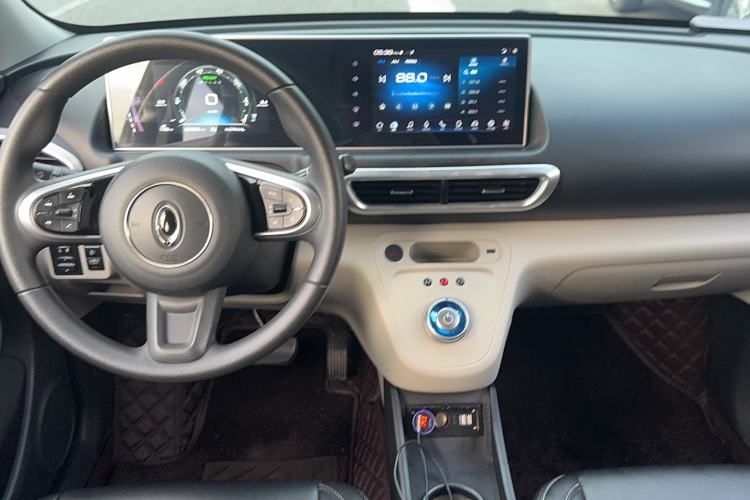Used ORA White Cat 2020 360 km Luxury Version Audio And AC Panel