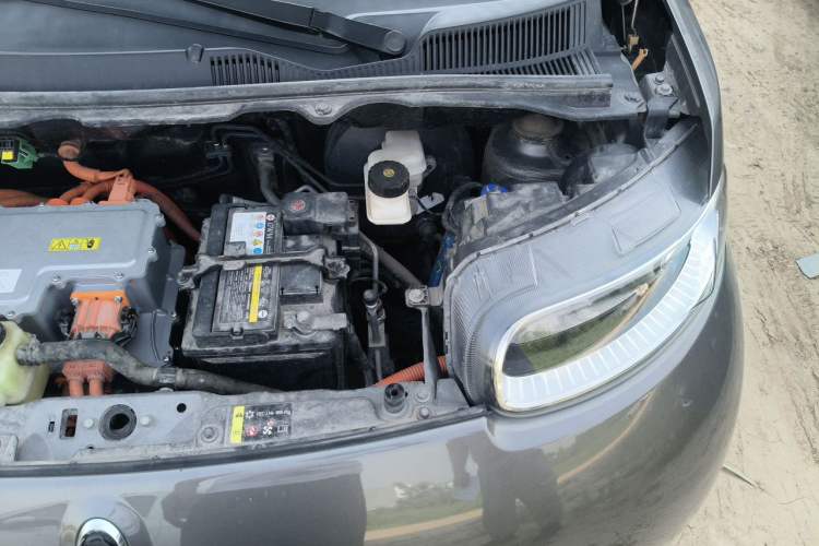 Used ORA White Cat 2020 305 km Luxury Version Engine Bay Left