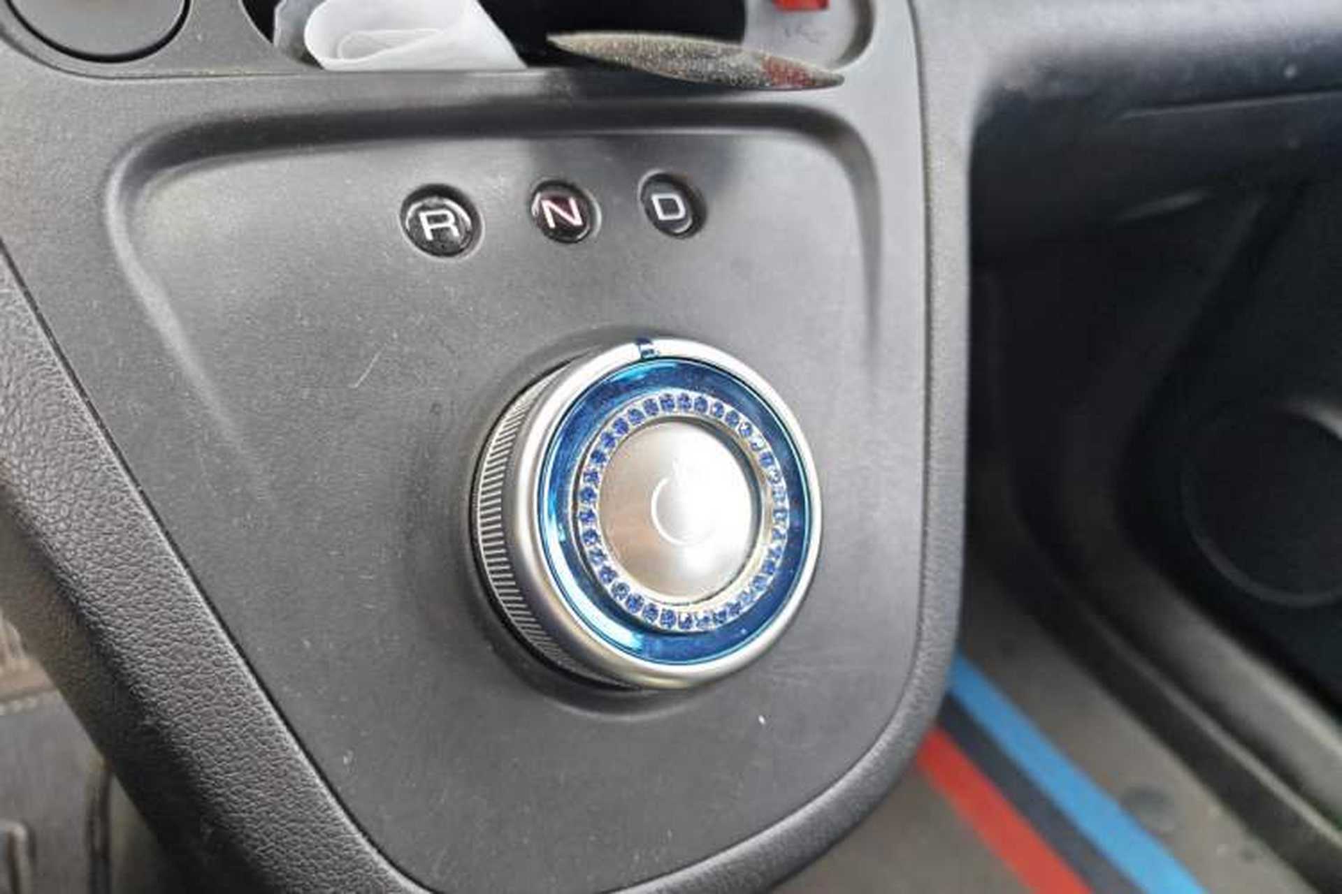 Used ORA White Cat 2020 305 km Luxury Version Gear Lever