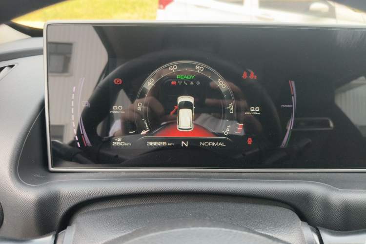 Used ORA White Cat 2020 305 km Luxury Version Instrument Cluster