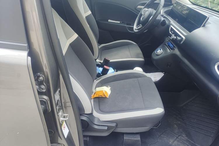 Used ORA White Cat 2020 360 km Luxury Version Right Front Seat
