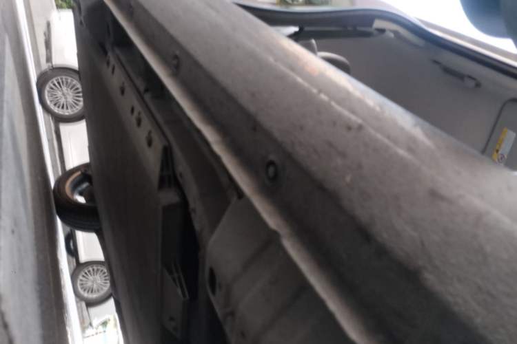 Used ORA White Cat 2020 305 km Luxury Version Right Side Sill