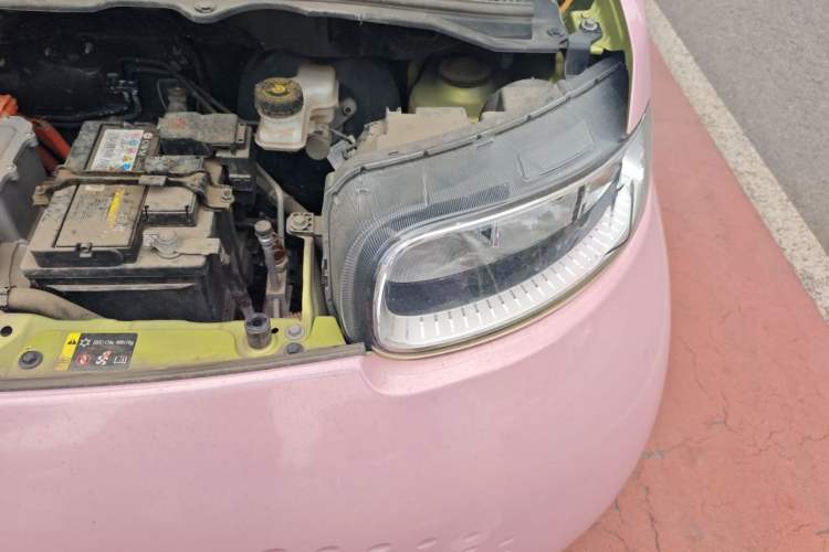 Used ORA White Cat 2020 305 km Luxury Version Engine Bay Left