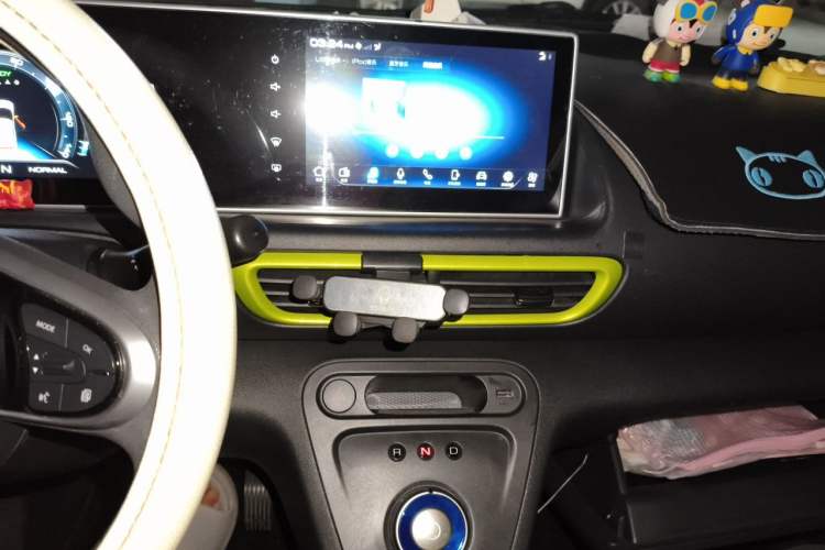 Used ORA White Cat 2020 305 km Luxury Version Audio And AC Panel