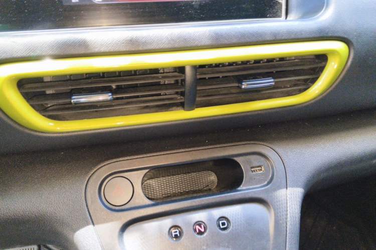 Used ORA White Cat 2020 305 km Luxury Version Audio And AC Panel