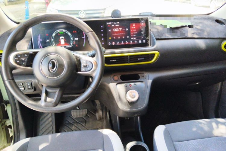 Used ORA White Cat 2020 305 km Luxury Version Center Console