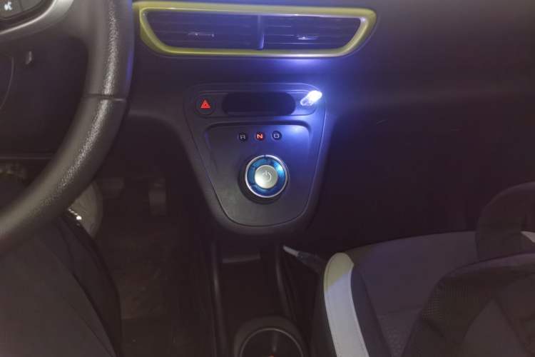 Used ORA White Cat 2020 305 km Luxury Version Gear Lever
