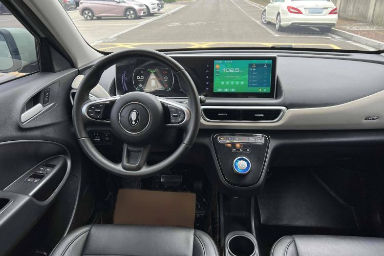 Used ORA White Cat 2020 305 km Luxury Version Interior 3