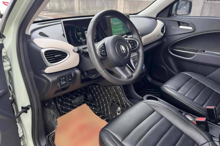 Used ORA White Cat 2020 305 km Luxury Version Interior 5