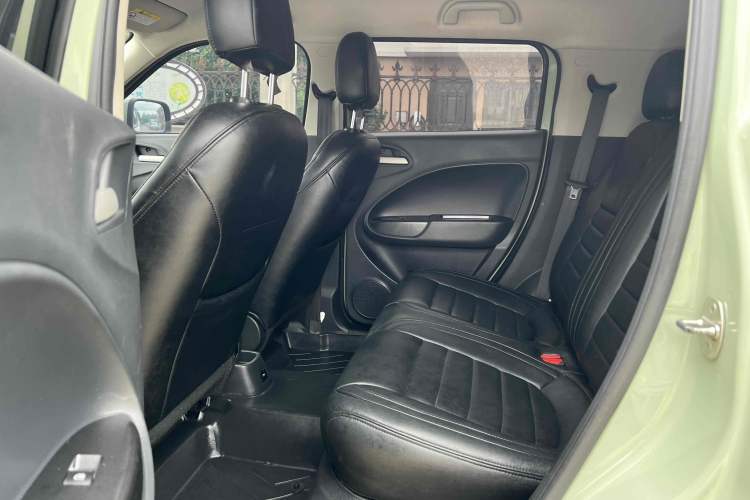 Used ORA White Cat 2020 305 km Luxury Version Interior 6