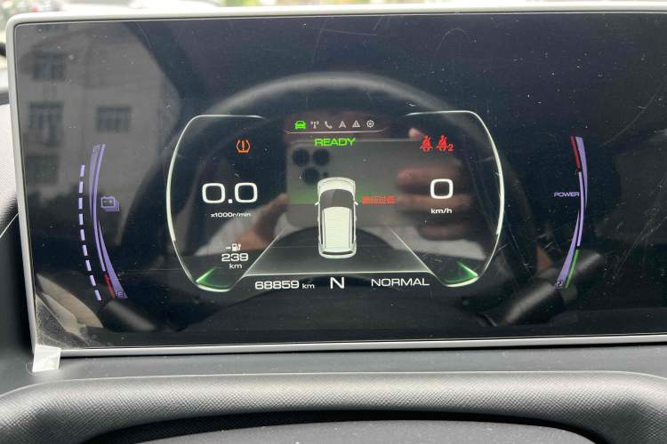 Used ORA White Cat 2020 305 km Luxury Version Odometer Close Up