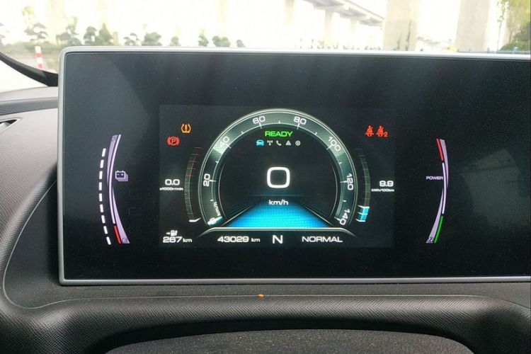 Used ORA White Cat 2020 305 km Luxury Version Odometer Close Up