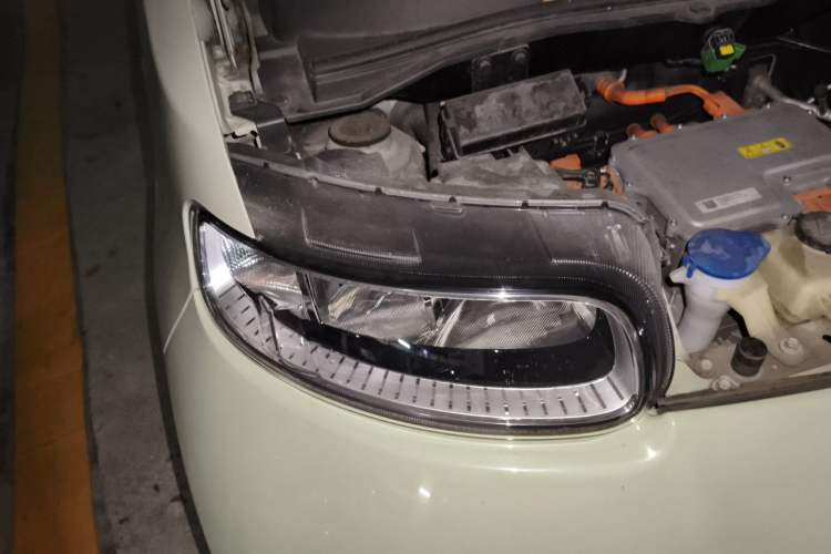 Used ORA White Cat 2020 305 km Luxury Version Right Front Headlight