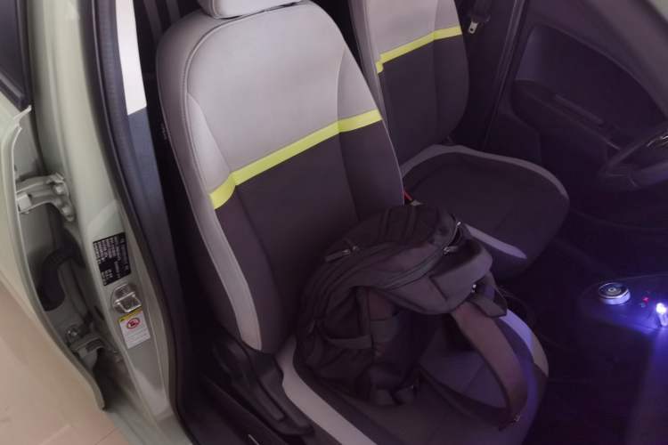 Used ORA White Cat 2020 305 km Luxury Version Right Front Seat