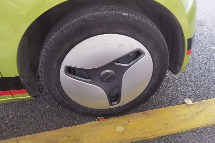 Used ORA White Cat 2020 360km Standard Version Right Front Wheel Hub