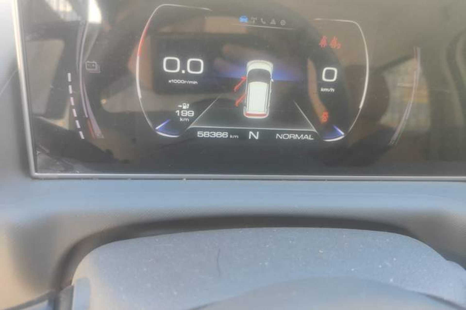 Used ORA White Cat 2020 305 km Luxury Version Odometer Close Up