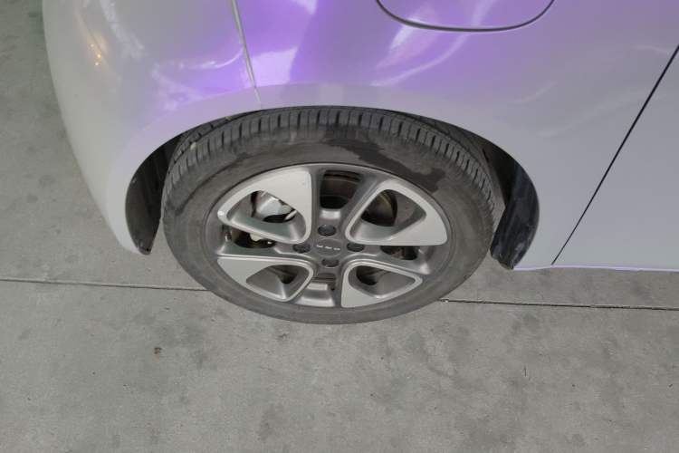 Used ORA White Cat 2020 401 km Flagship Version Left Front Wheel Hub