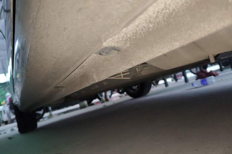 Used ORA White Cat 2020 401 km Flagship Version Right Side Sill