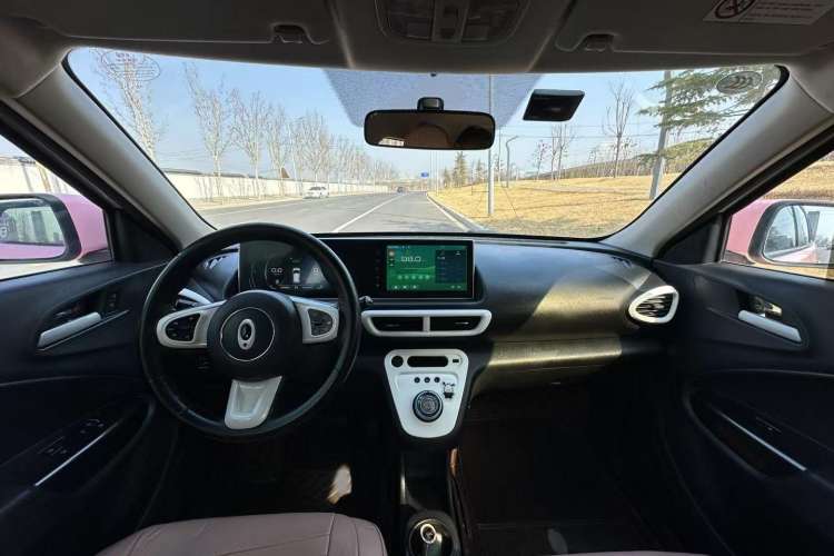 Used ORA White Cat 2020 305 km Luxury Version Interior 1